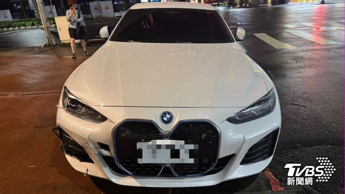 新北林口BMW失控撞路邊4車 車主無奈:剛買4個月