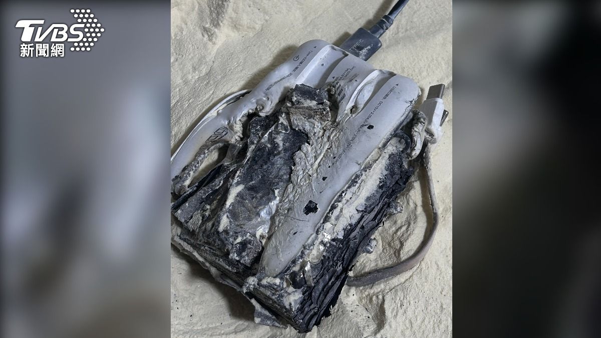 陸牌行動電源充電秒燒房!他嚇到穿褲找滅火器 賣場火速下架