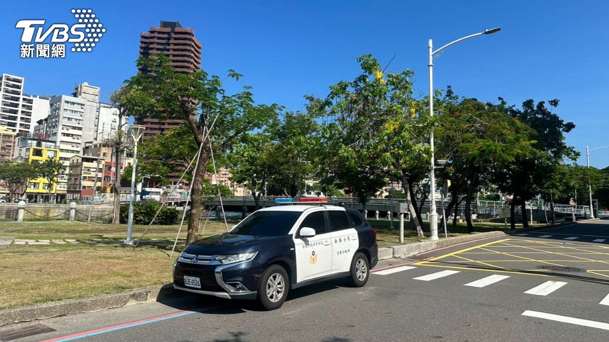 龍舟賽將開滑!高雄愛河驚見「中年男屍漂浮」 民眾嚇壞報警