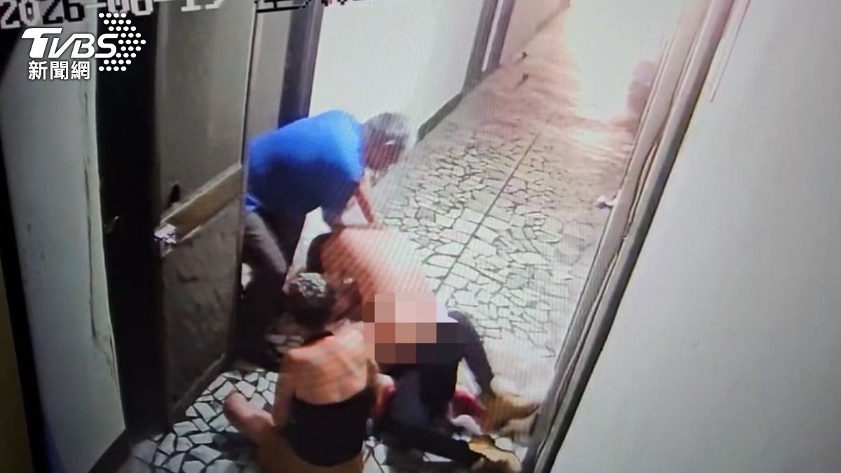 中壢男大暴走!裸跨鄰居身上狂毆 再開瓦斯縱火逼警破門