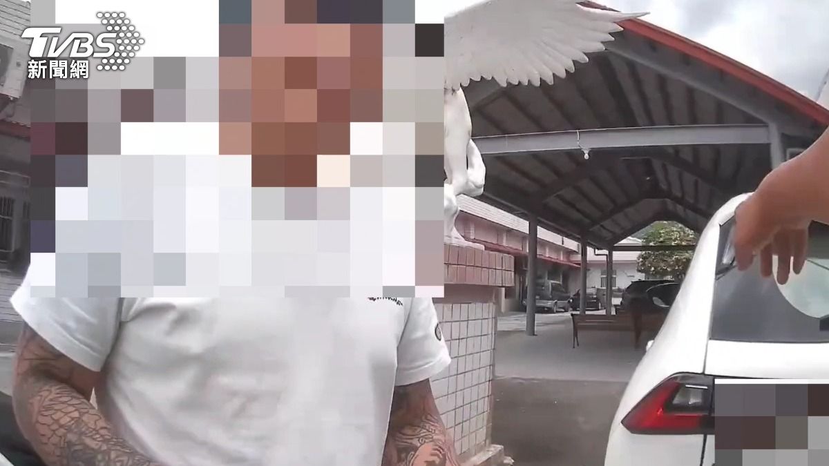 白車掛灰牌被盯上!男毒駕闖民宿躲查緝 車內搜出海洛因