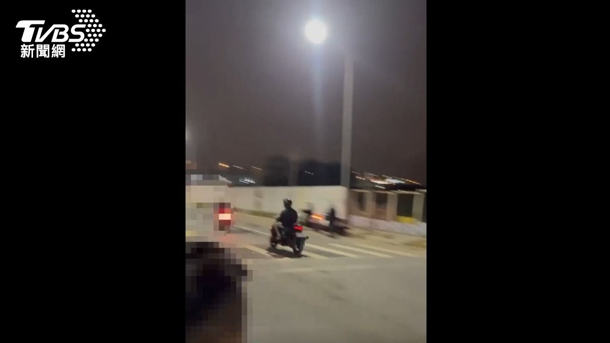 深夜飆車族佔據新莊馬路!警逮9人搜出「喪屍煙彈」