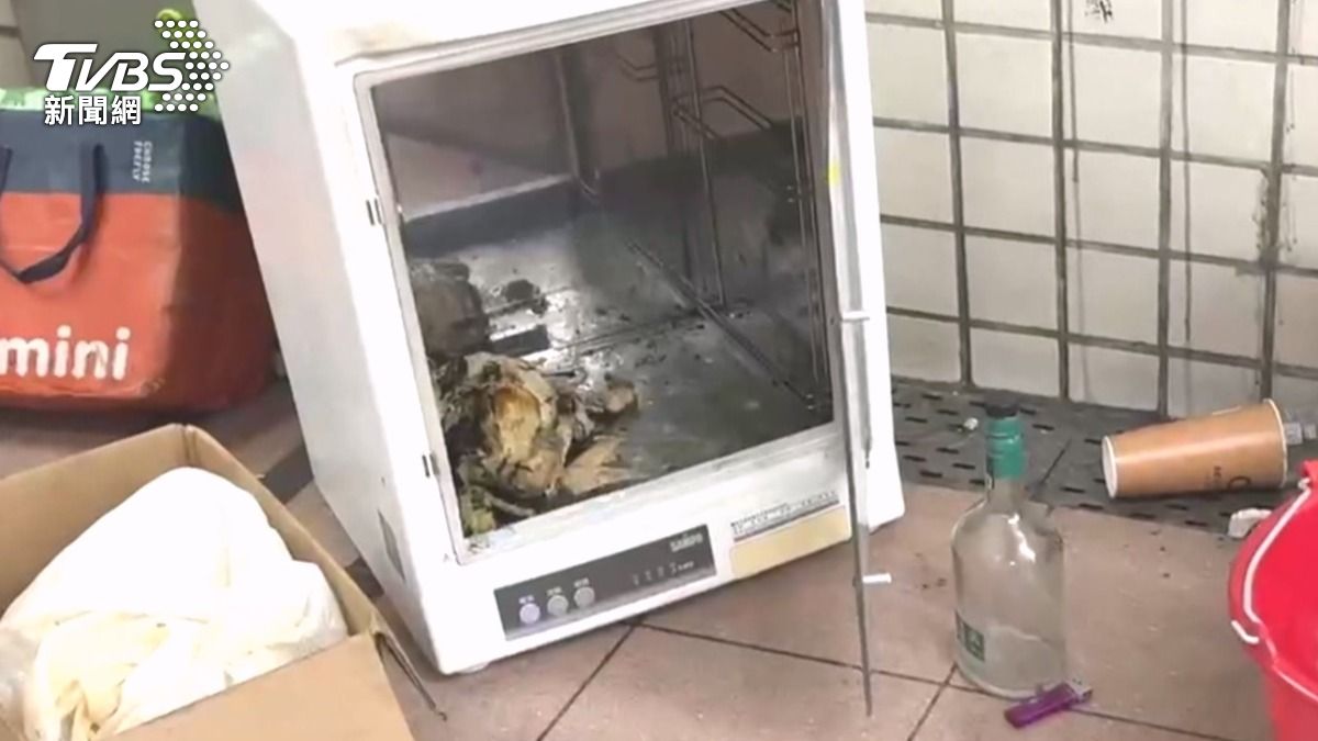 獨家影音/地下道狂冒煙!竟是街友自製烤箱加熱烤雞 一週內遭通報3次