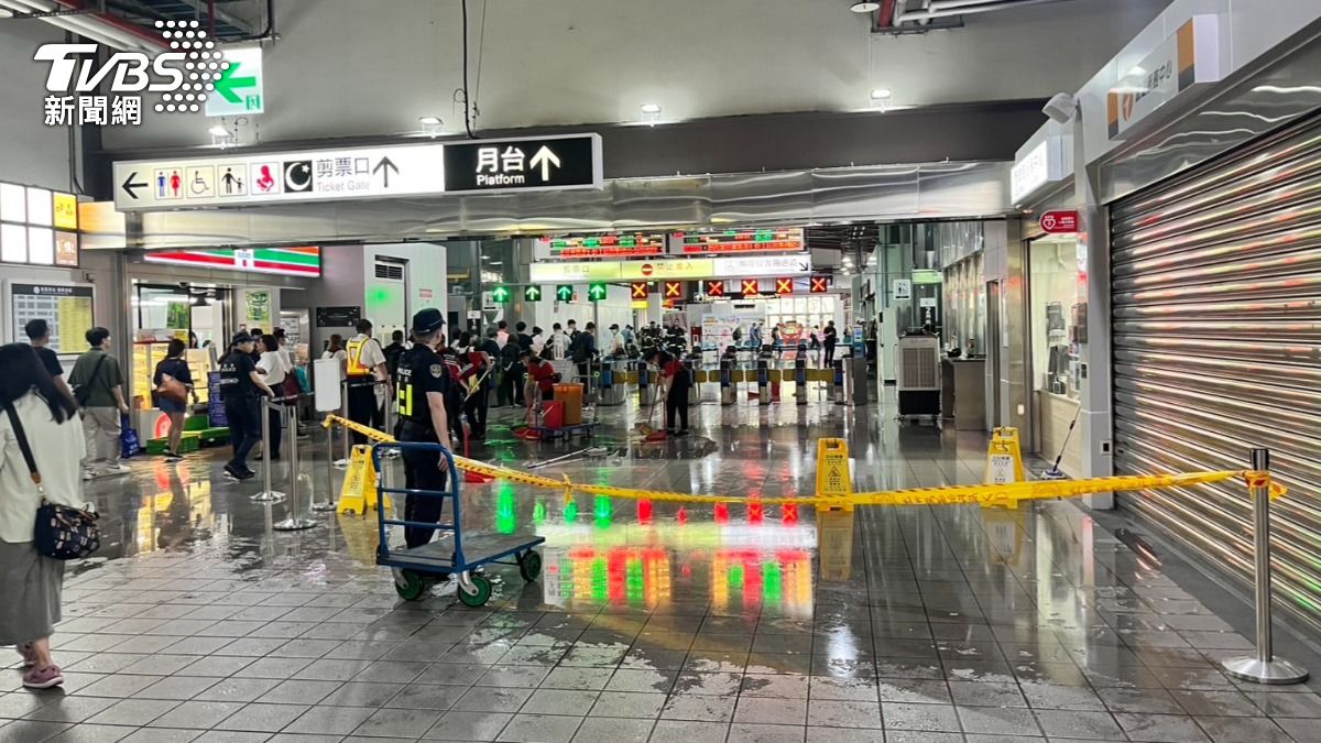 快訊/桃園火車站火災!二樓店家廚房起火 延燒冷氣室內機