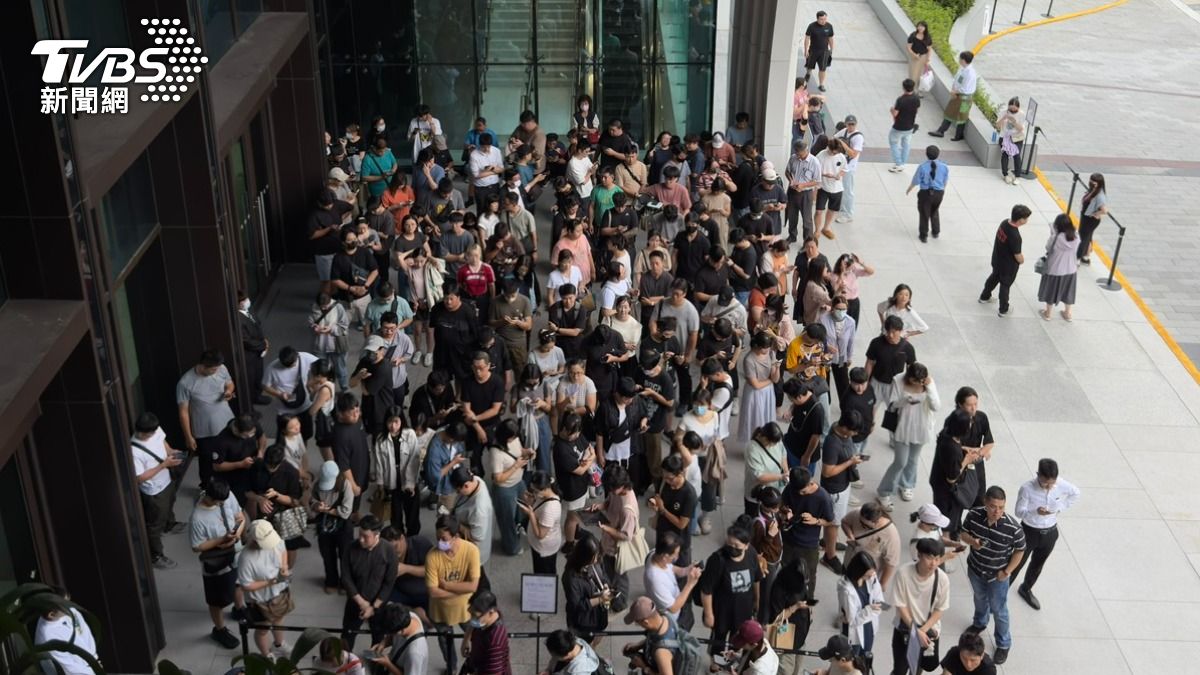 全台最難訂buffet來了!500券5分鐘搶光 現場貪食蛇人流曝