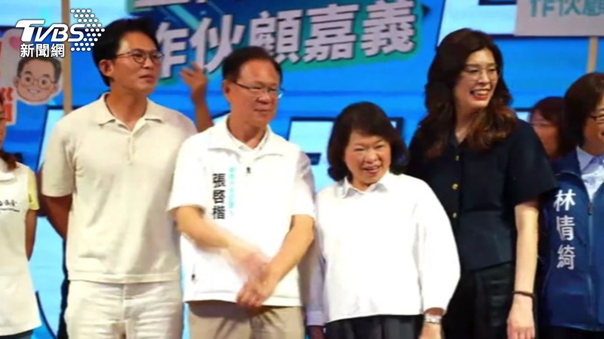 影音/黃敏惠遞中華民國旗盼張啟楷守下嘉義市!黃國昌鄭麗文同台造勢