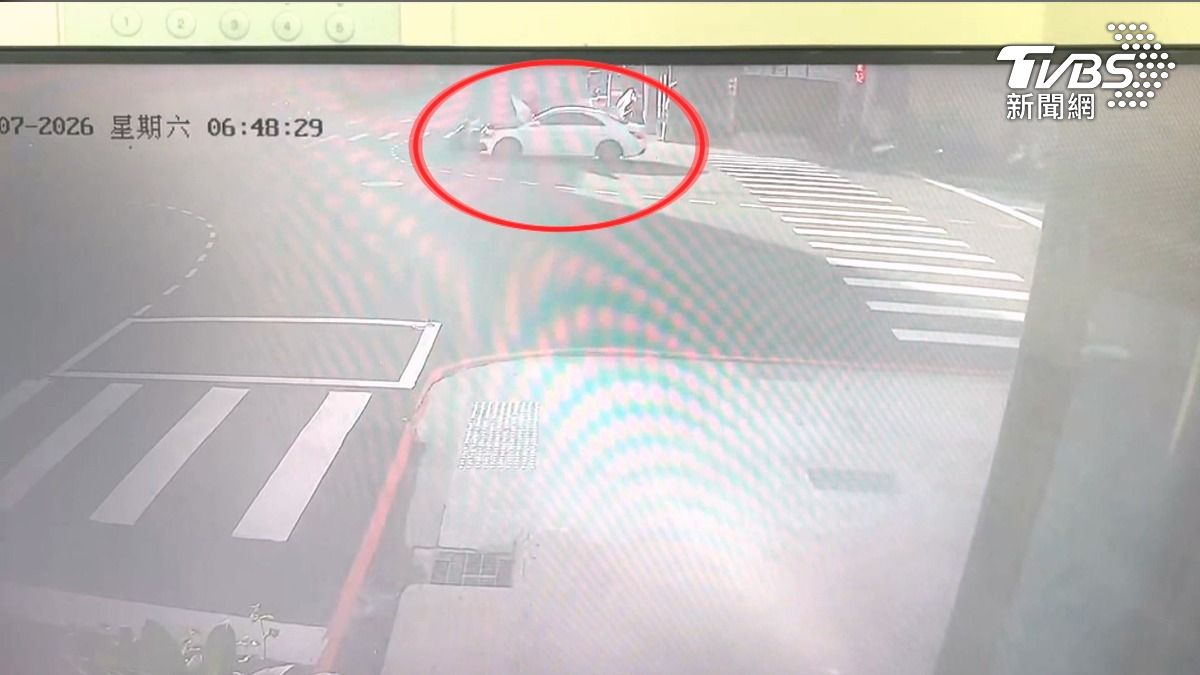 毒駕高速衝人群「騎士被撞飛」!47歲男連環撞 10分鐘落網