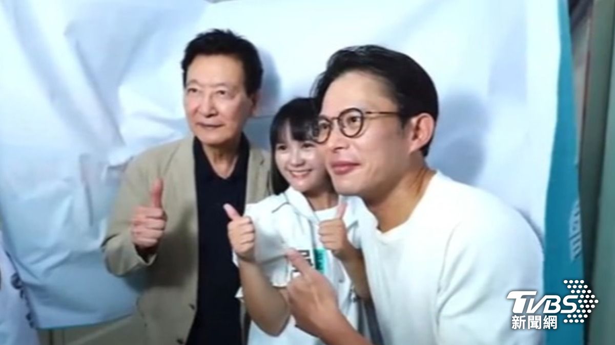 影音/白北市「首找藍太陽助選」 趙少康、黃國昌助陣吳怡萱「玩拍貼機」
