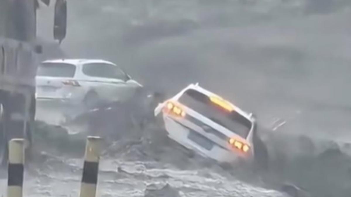 影音/新疆網紅公路暴洪來襲!江蘇母子下車避險「秒被沖走」慘死