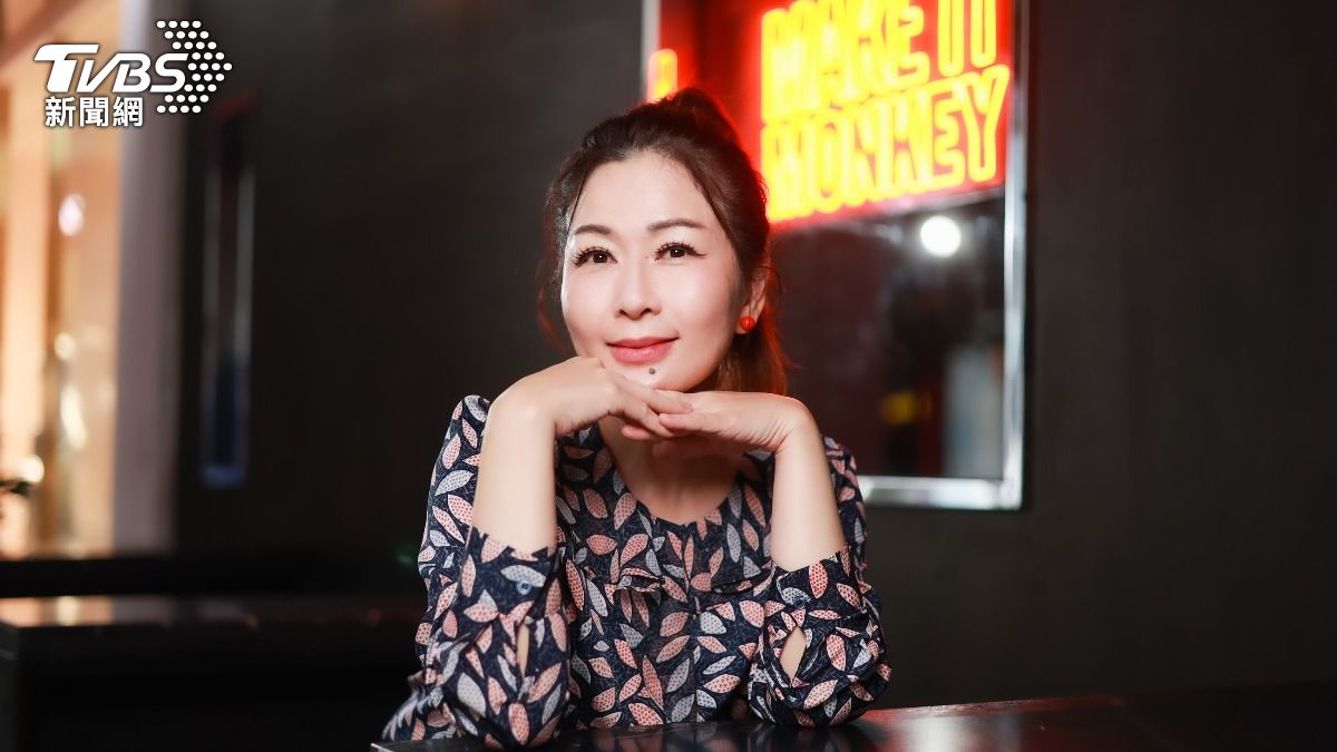 獨/56歲金曲歌后激瘦20公斤!腳只剩下骨頭 超美模樣曝光