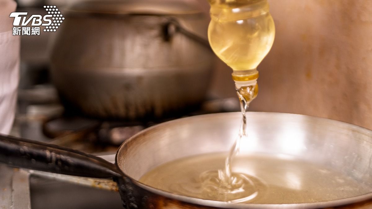 別再買同一牌!營養師曝「挑油關鍵」:用錯溫度恐吞致癌物