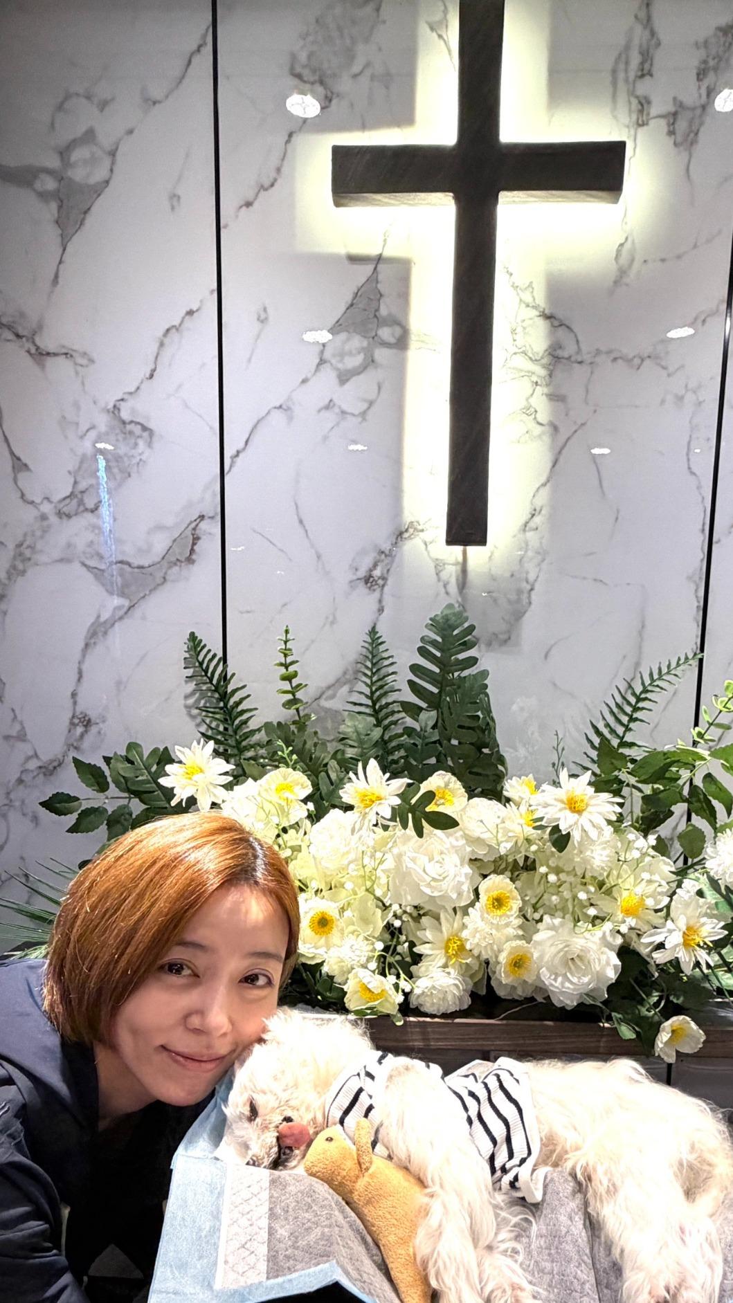王瞳慟別家人!苦撐過「敏感日子」怕她崩潰 淚喊:天上找艾成│TVBS新聞網