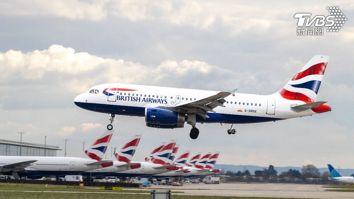 HOOK才受害!英航爆空服員「集體喝掛」 班機取消害慘336名旅客