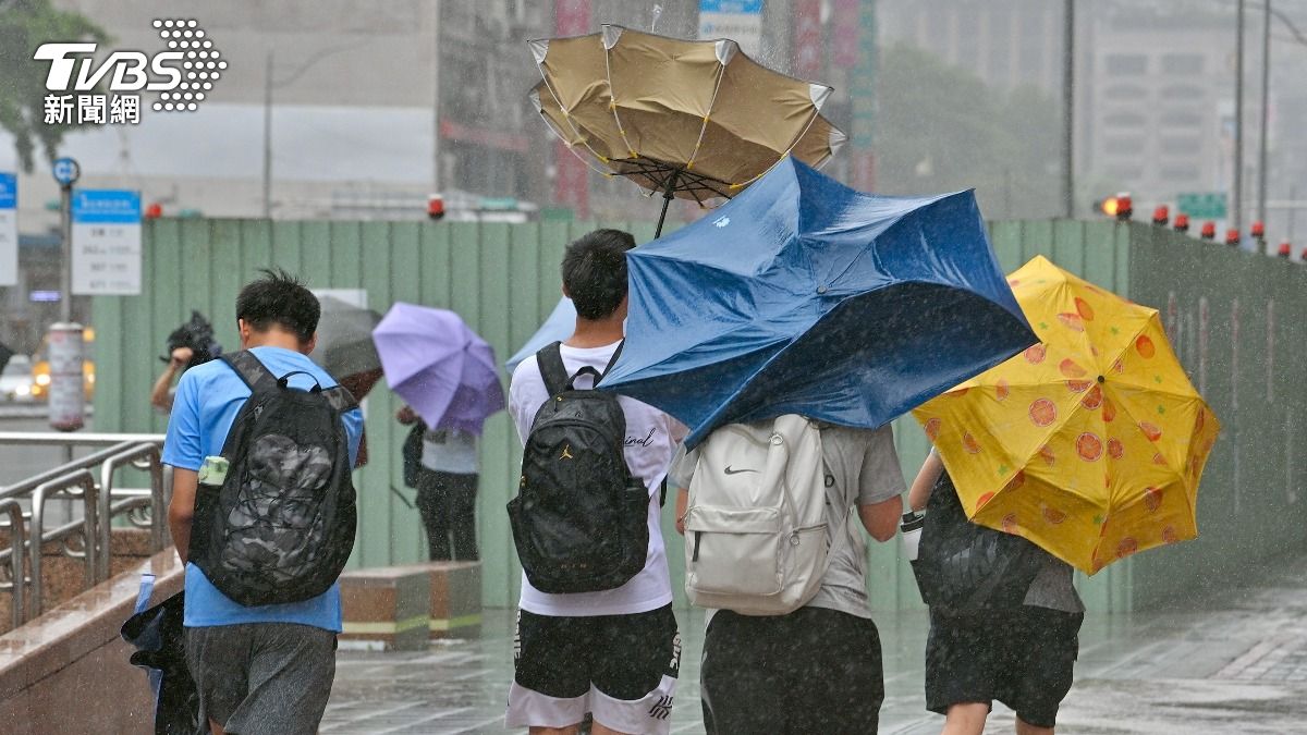 天氣/3縣市大雨特報!巴威剛走「恐又有熱帶擾動」 預測路徑曝光