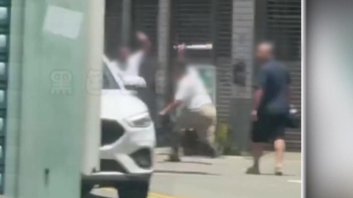 男恐嚇10歲童索錢!家屬持球棒尋仇街頭追打 雙方都送辦