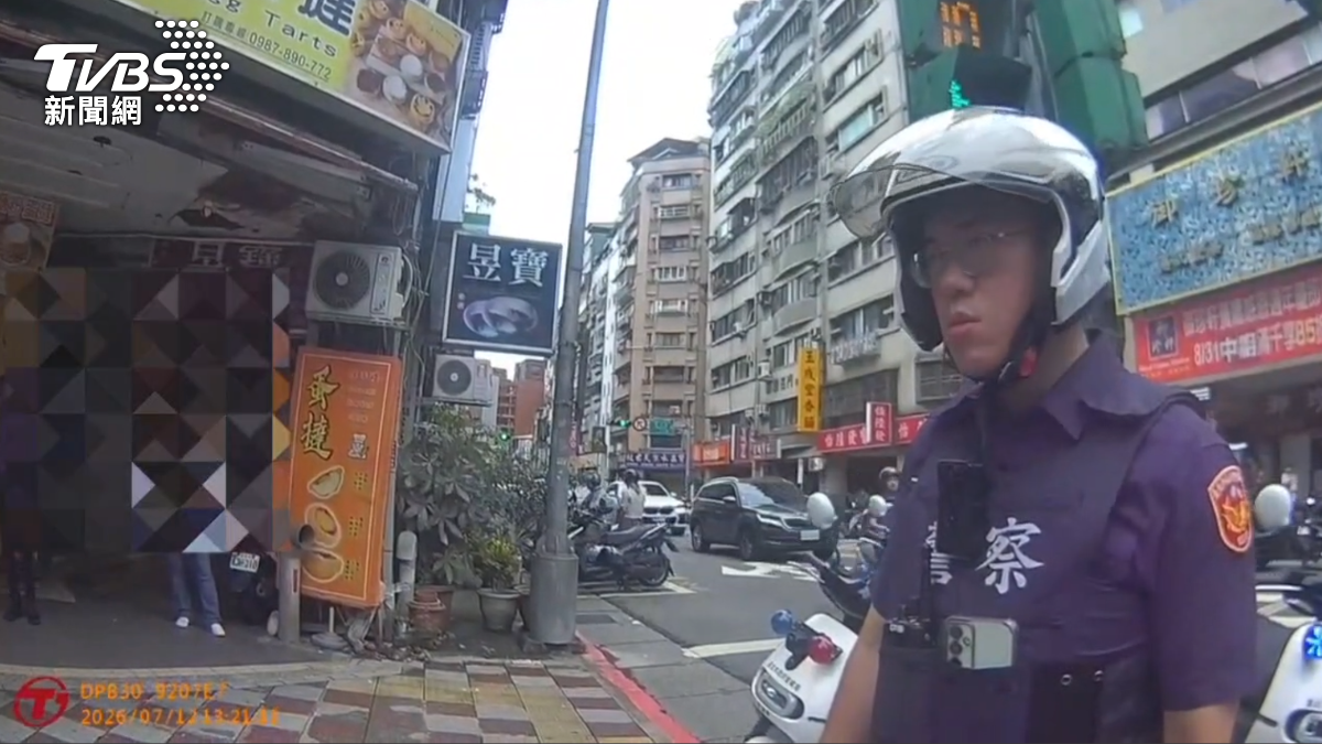 「叭一聲」爆全武行!運將倒車撞轎車 2男北市砸車互毆