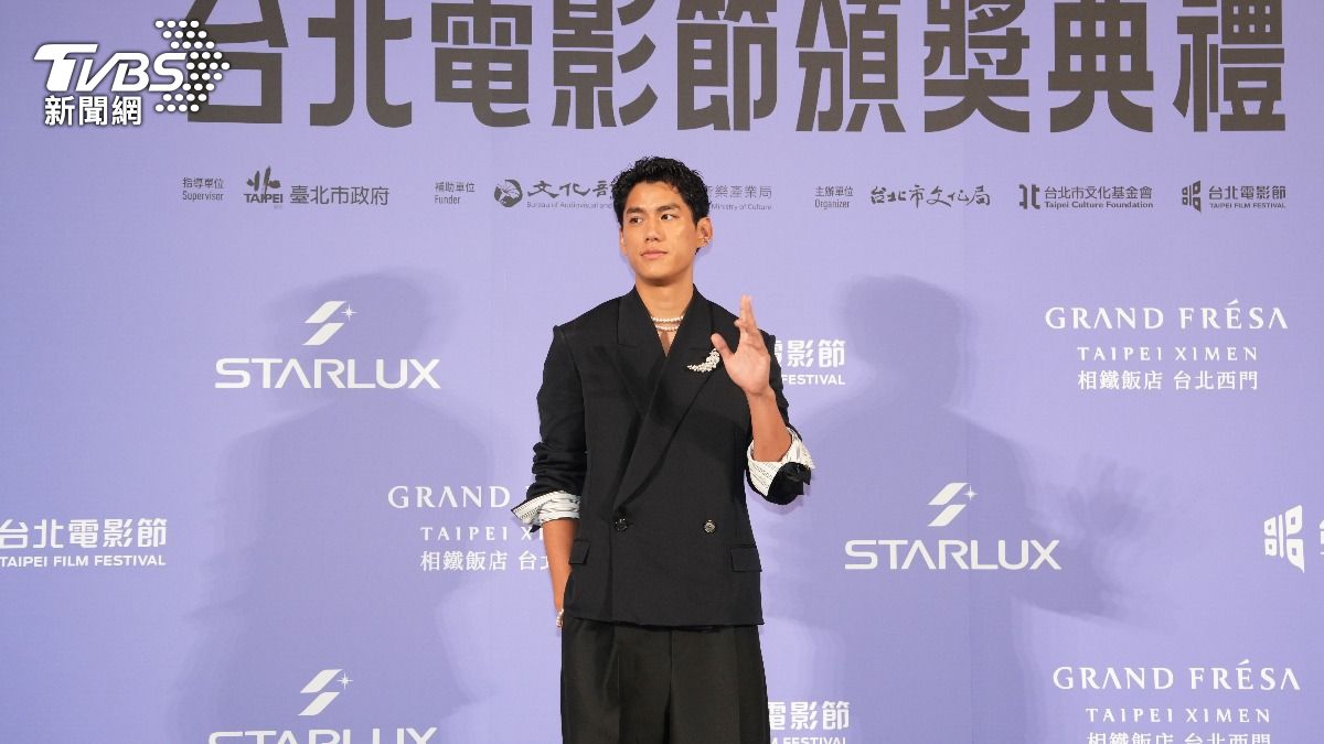 北影28/《欠婚》周可傑上身?朱軒洋露「招牌壞笑」狂撩記者 問幸運物:你們啊