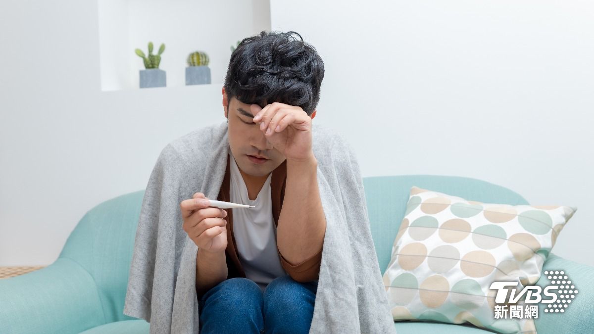 出遊後高燒不退!男竟確診「重大傷病」 醫:紫外線是元兇