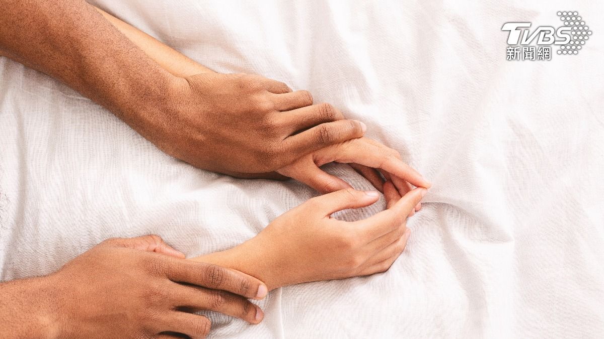激戰前總被男友「逼喝水」! 婦科醫讚2好處:有醫學根據