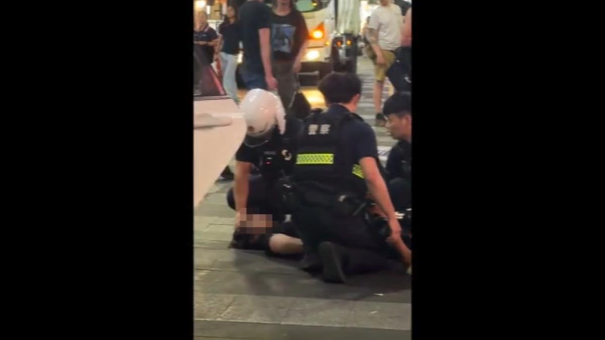 西門町扮「外籍男」!烙英文隨機討錢 遭警逮身分曝光