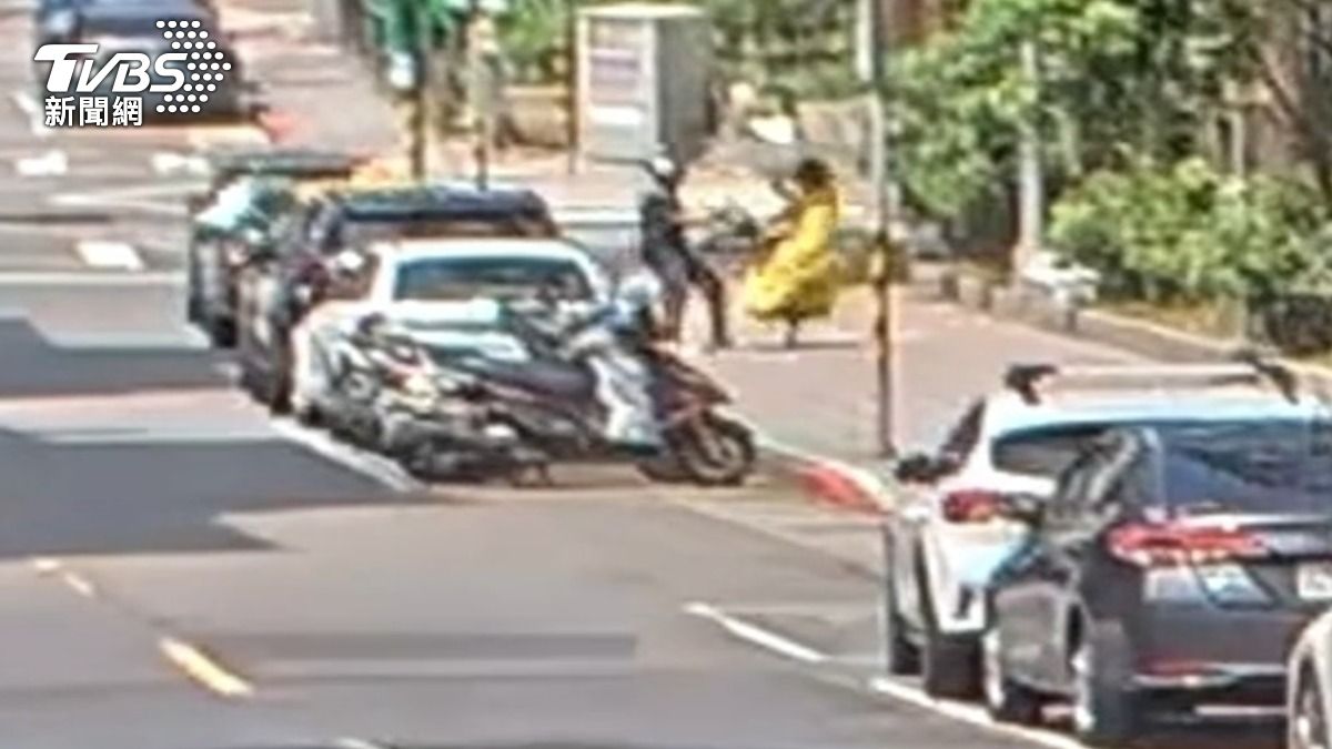 影音/鎖定天母富人區!欠債男持刀搶LV包 警調百支監視器逮人