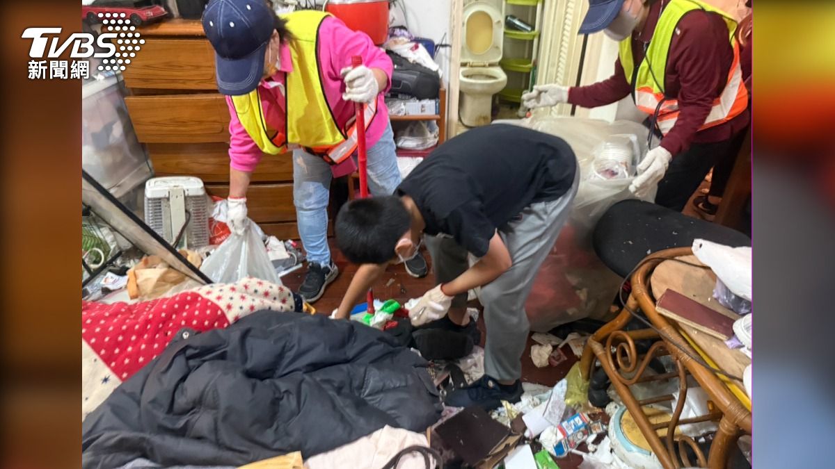 永康驚見「米奇屋」!7旬嬤狂囤27噸垃圾 鄰嚇:魔法阿嬤?