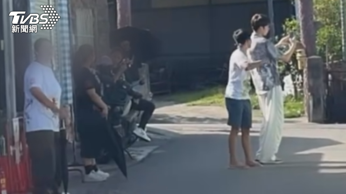 尬電太夯! 玄濟宮變打卡景點 遊客拍照卻秒遭報警