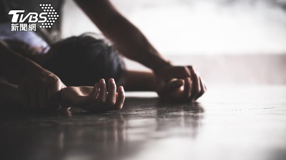 中部整形名醫傳不倫!遭控偷吃高中妹還逼墮胎 少女怒告