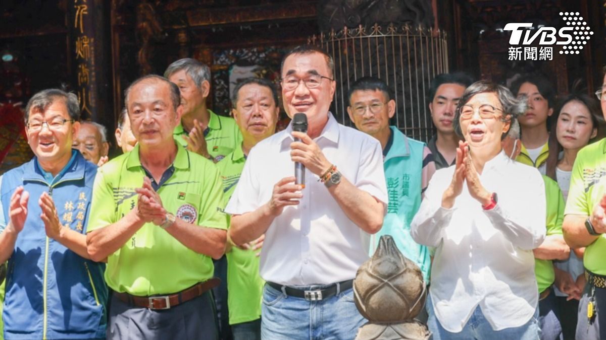 潘孟安甩開記者麥克風 李四川喊別發脾氣:屏東人修養很好