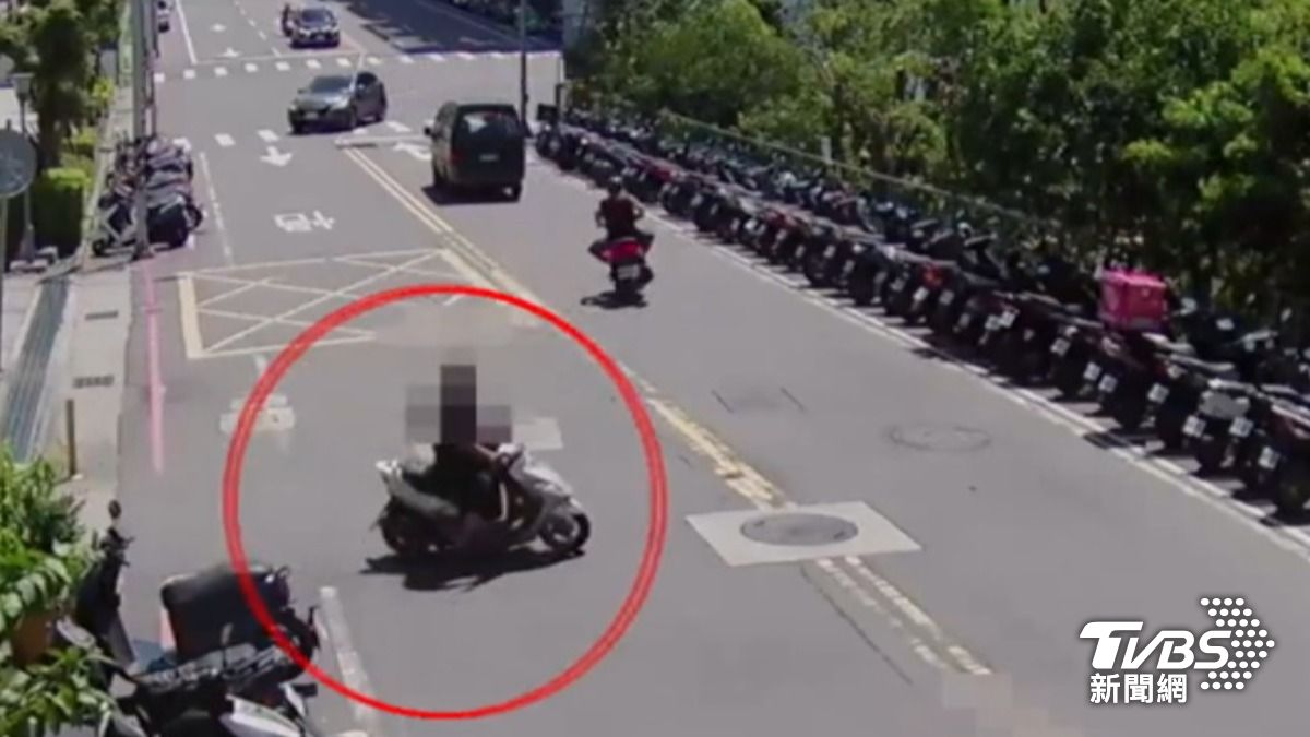 半月無照4次還偷車!男累計罰鍰恐破15萬 被攔還問警吃檳榔?