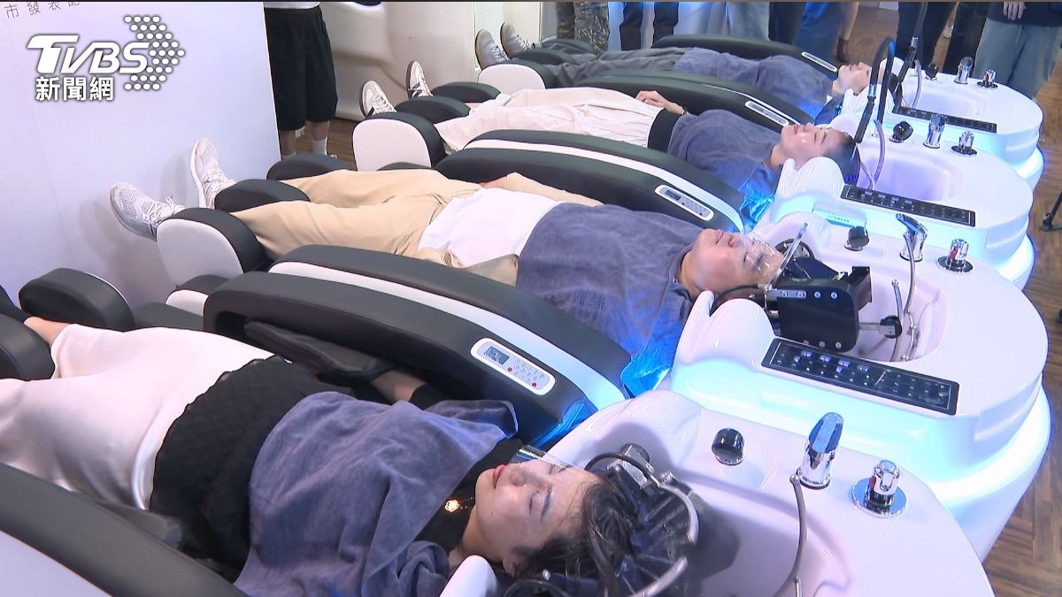 躺進去就搞定!AI洗頭機「20分鐘自動洗」 搶攻美髮業缺工商機