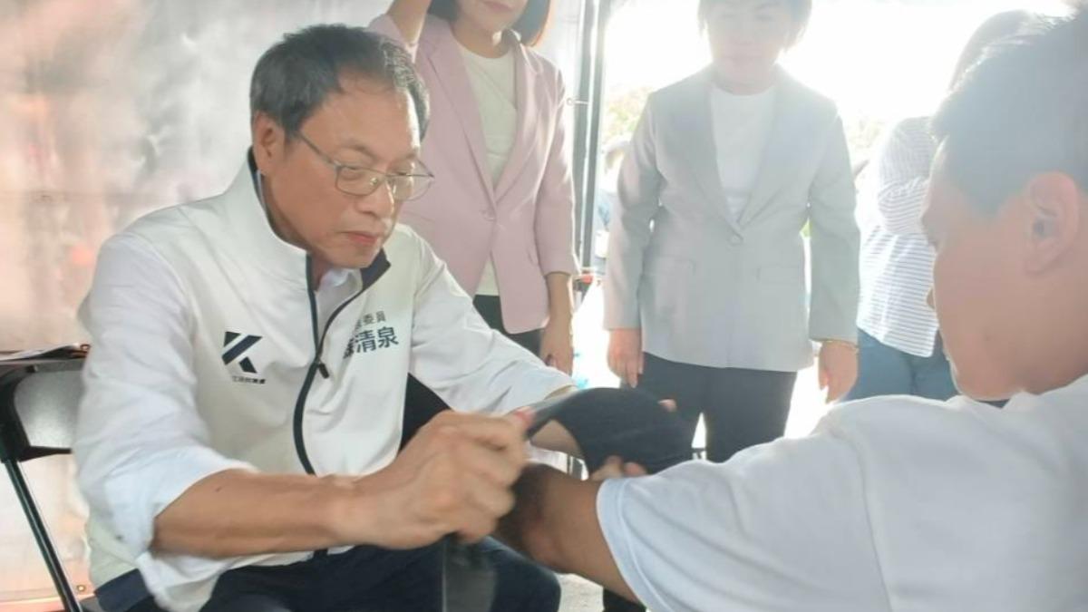 曝藍營絕食4小雞已脫水 蘇清泉赴凱道看診憂「快凍未條了!」