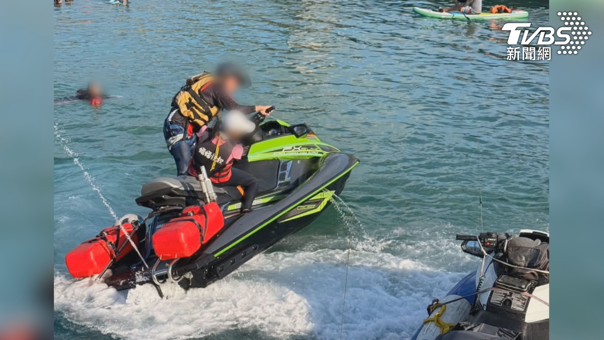 申請救災訓練才核准!水上摩托車竟耍帥 險撞浮潛遊客頭部