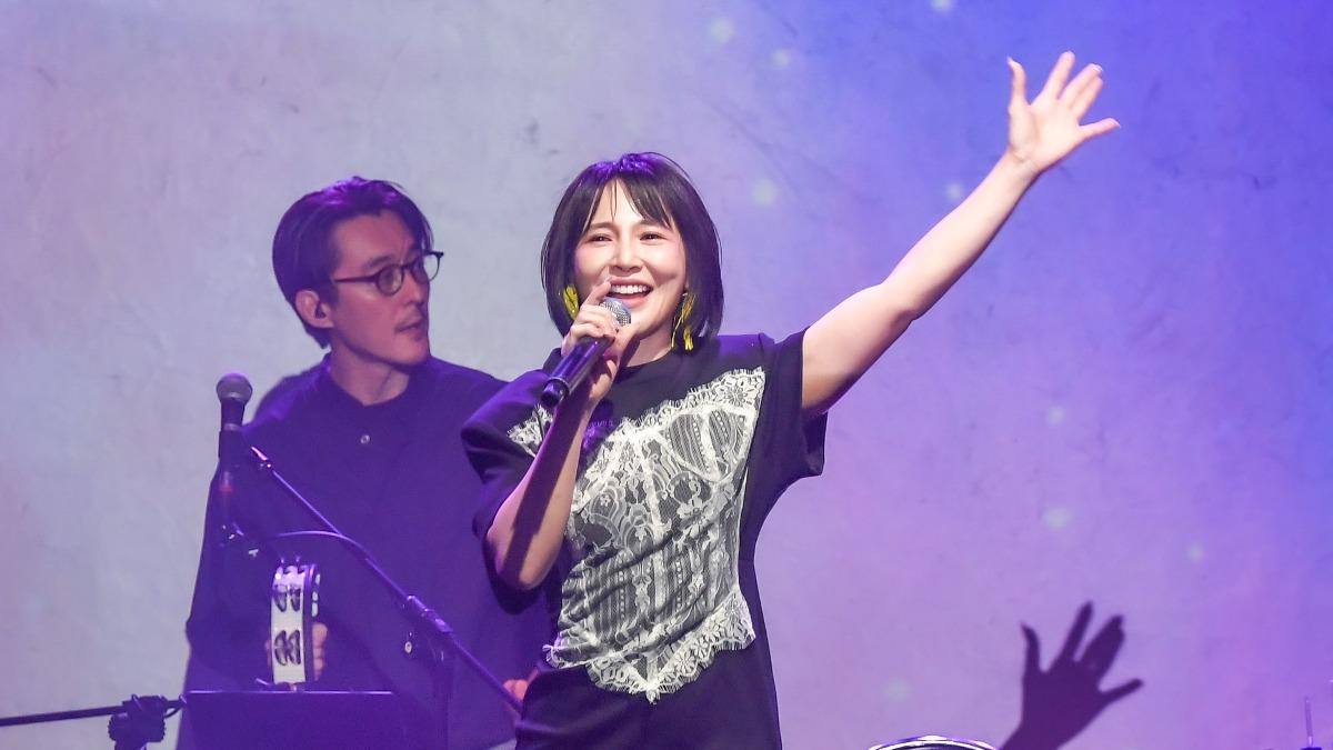 《星光》女歌手寵粉出手了!獻入行18年初體驗 還忍痛做一事