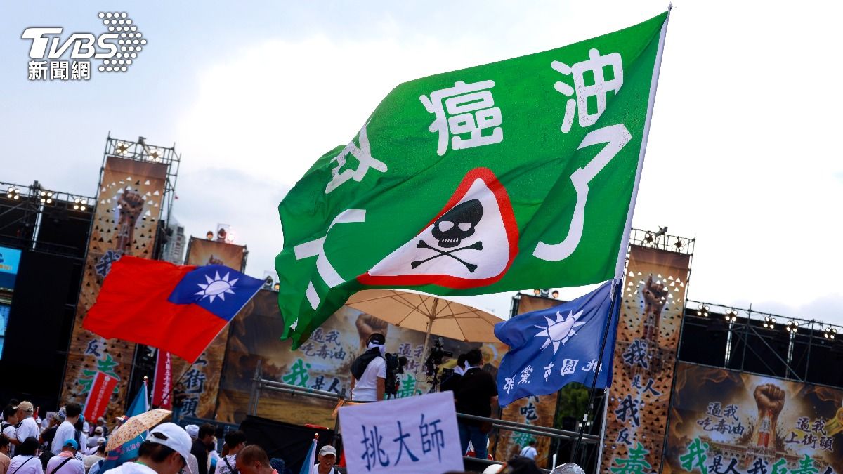 藍白合發雞排!凱道反毒油 張斯綱嗆林靜儀「雞排無罪」