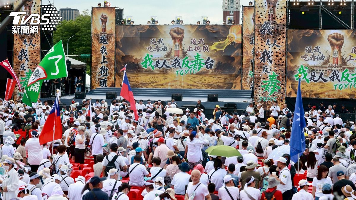 國民黨發起「我是人、我反毒台」凱道集會。（圖／華子琛攝）