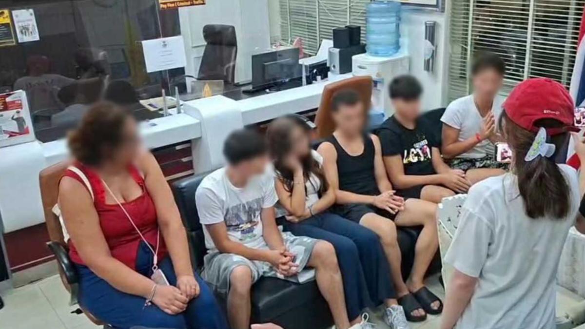 嗆「抱歉帶錢來」惹怒泰國!義大利學生團慘進警局 最終下場曝光
