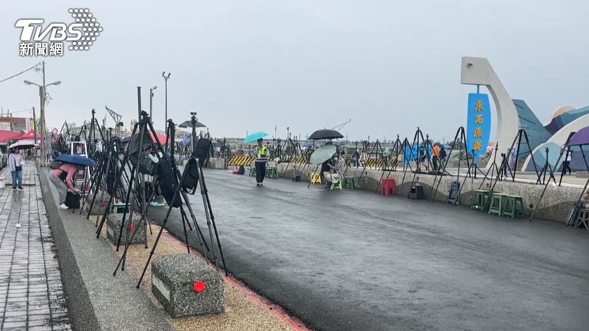 東石海之夏壓軸登場! 16吋煙火比國慶更大 攝影迷8點卡位如「曬衣架」