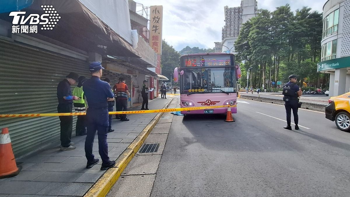 快訊/北市文山區公車撞行人!婦遭撞輾「受困車底」當場死亡