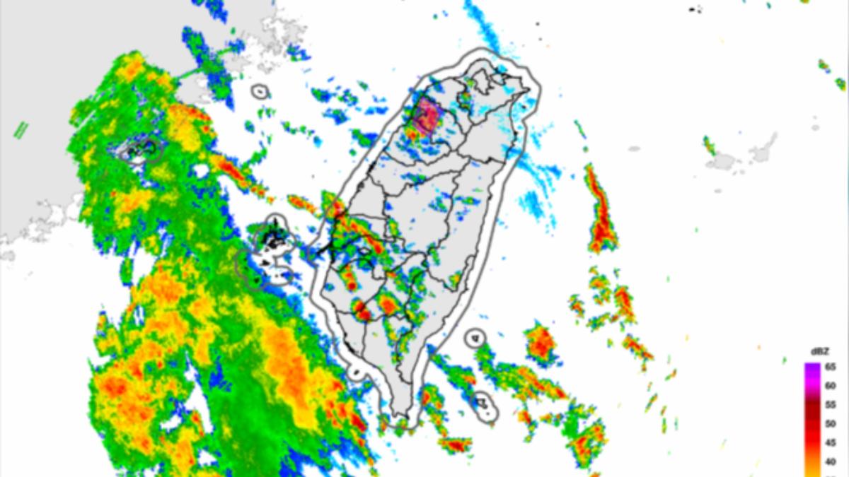 天氣/新竹、苗栗大雷雨狂炸!慎防強降雨、溪水暴漲