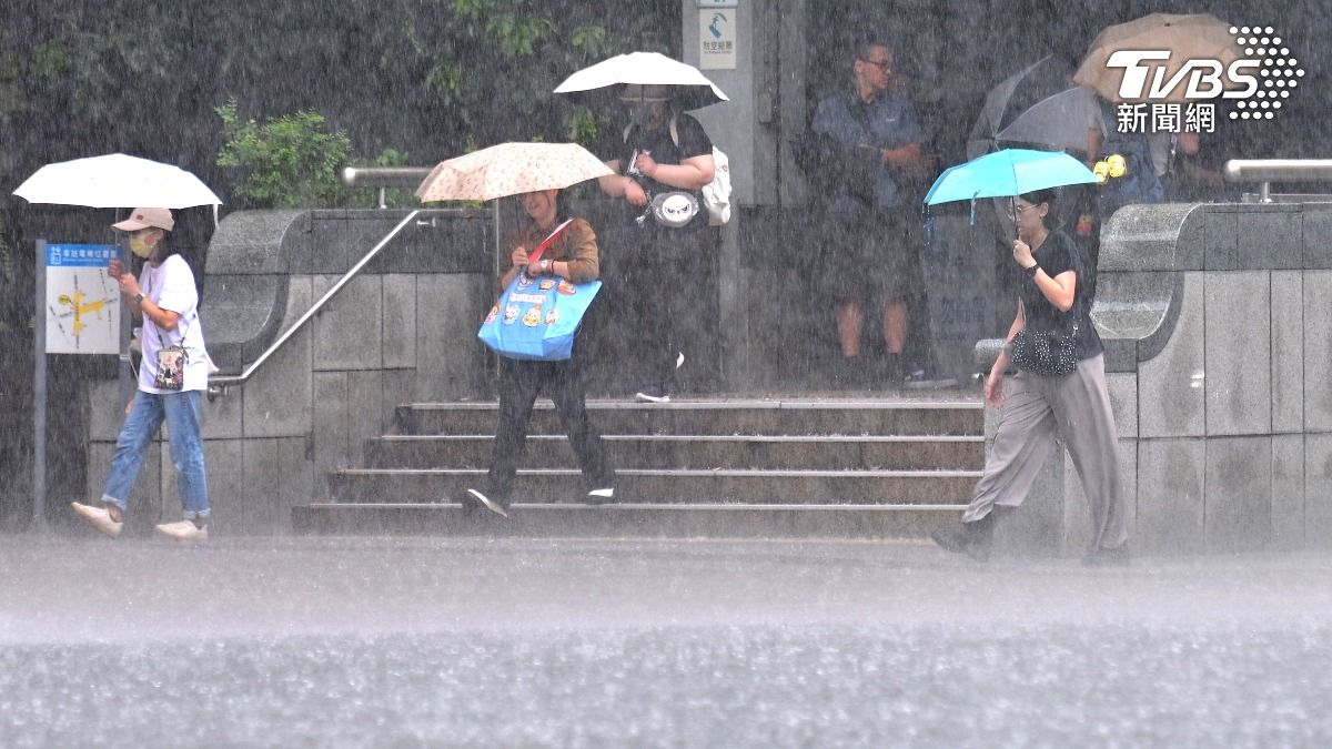 明天天氣/雷雨轟炸!一圖看「本週雨區」 颱風白海豚最新路徑曝