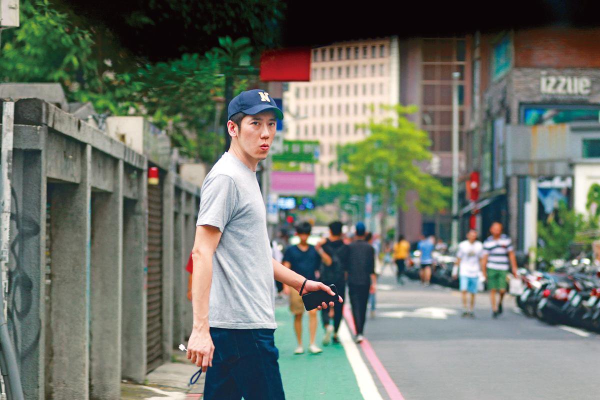 林逸欣和男友Tony交往快2年,外傳兩人將閃婚,男方9月10日被拍到現身女方住處附近。