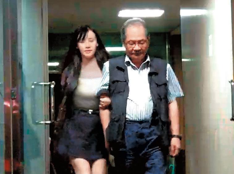 吳乃仁連4晚帶豪乳妹出場 狗仔爆2人曾滑進摩鐵