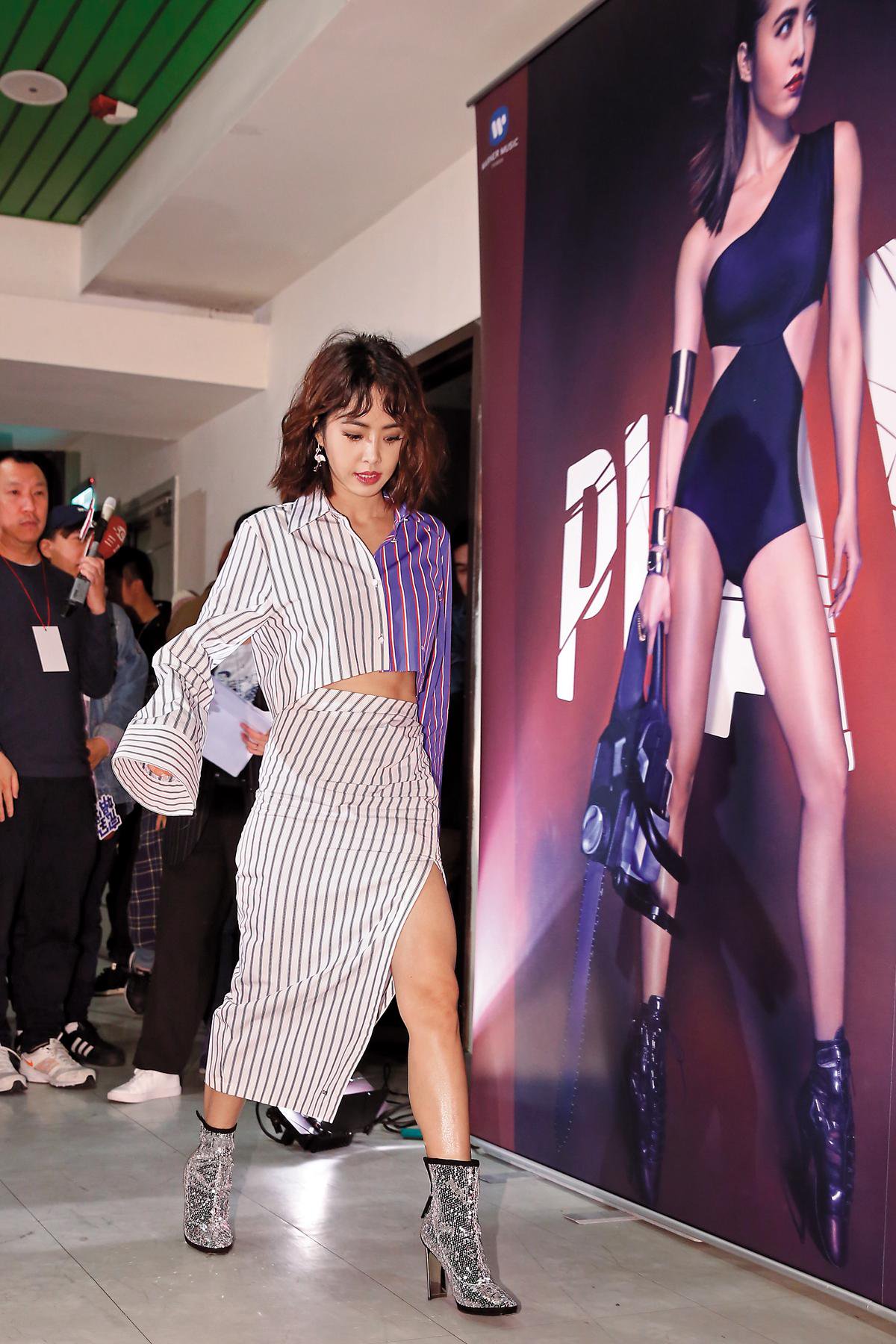 一真一假Jolin,腿的比例差的就是如眼前所見。
