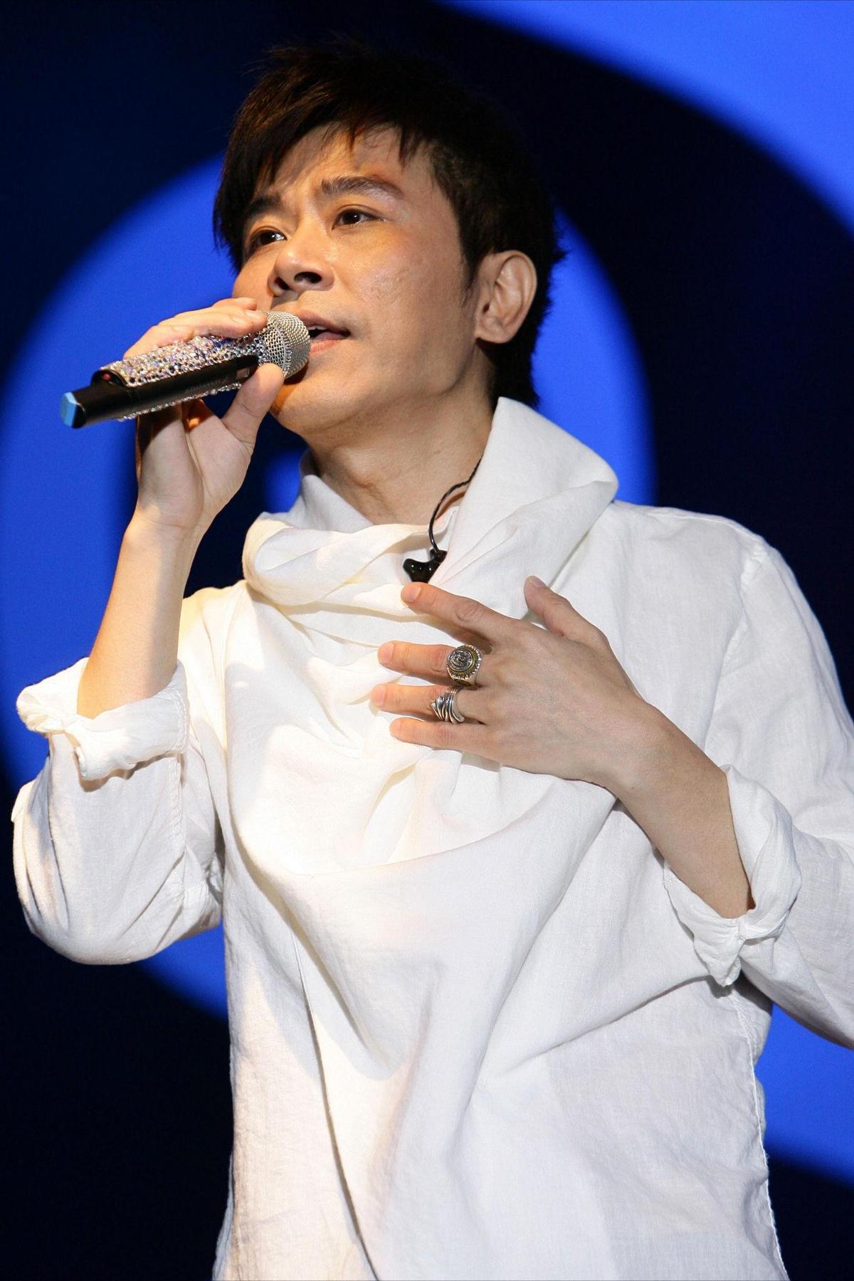 伍思凱是第1屆金曲獎新人獎得主,之後又拿下男演唱人,至今仍活躍華語樂壇。