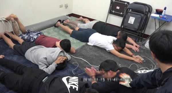 警方搜索詐騙機房。(警方提供)
