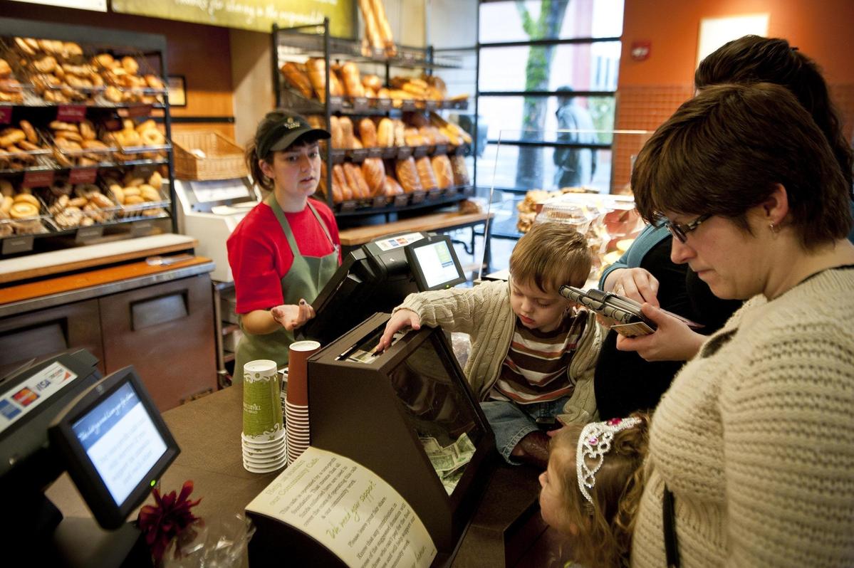 麵包店「Panera Cares」讓顧客自行決定要支付多少錢,非常考驗人性。(東方IC)