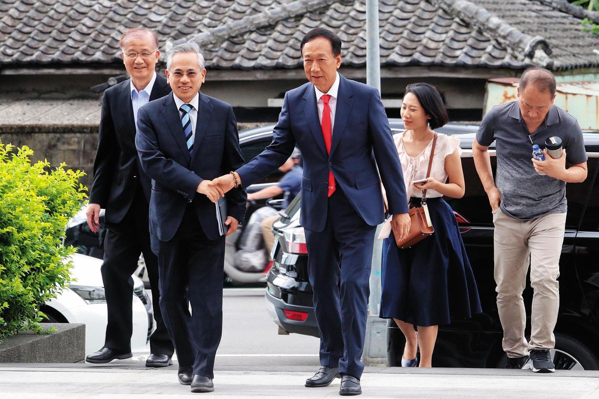 郭台銘籌組國政顧問團,馬政府時代的衛福部長邱文達入列。(中央社)
