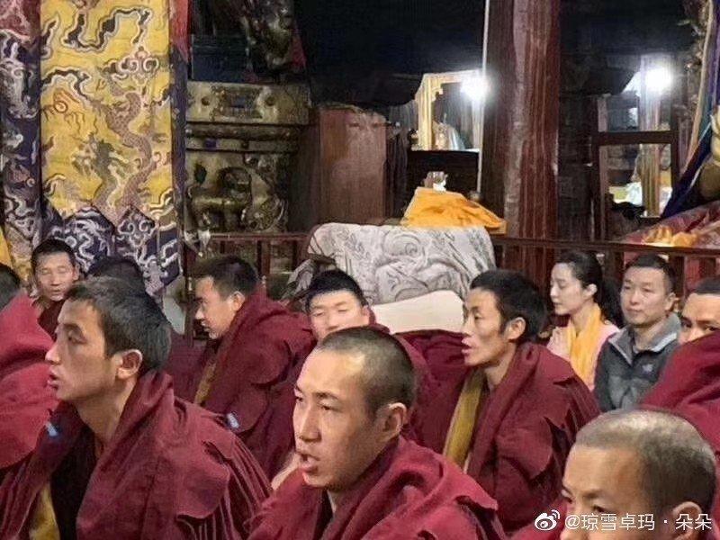 范冰冰5月赴西藏做公益禮佛,卻遭網友罵翻。(翻攝自范冰冰微博)