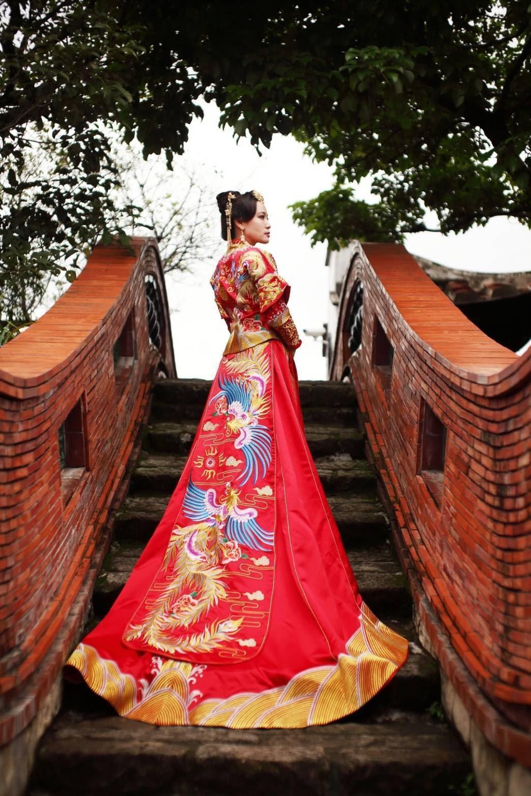 于婕近年考取道士證照,全職擔任廟婆。(畢獅國際娛樂提供)